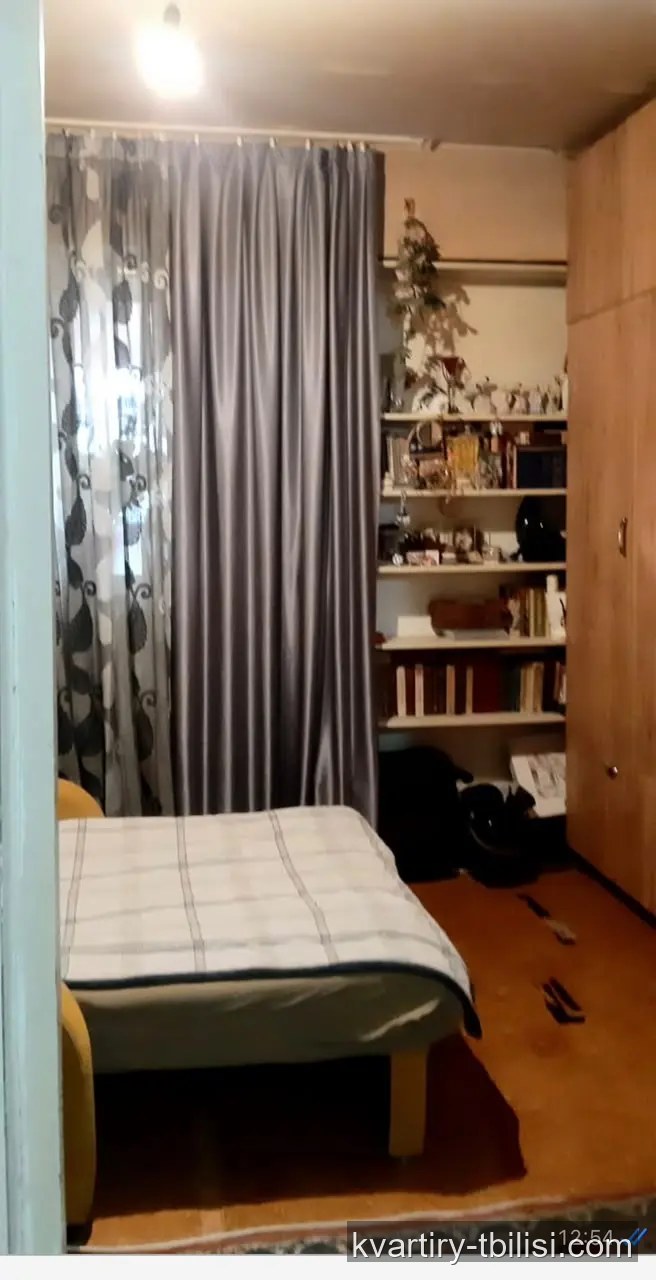 იყიდება 3 ოთახიანი სახლი მთაწმინდაზე, 45 მ² — 75 000 USD | Tbilisi Homes