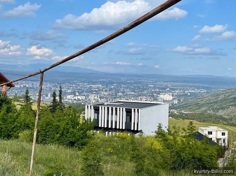 4-комнатный дом на Мтацминде — 145 000 USD | Tbilisi Homes