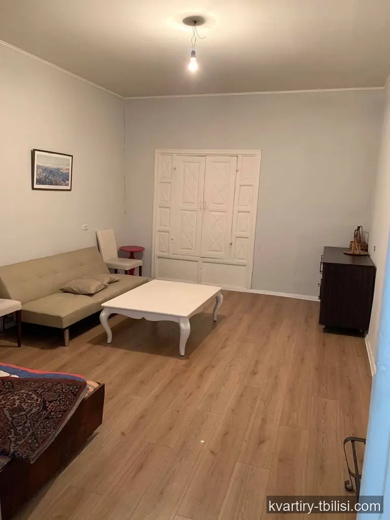 8-bedroom House for sale in Mtatsminda, Tbilisi, 182 sqm — 300 000 USD | Tbilisi Homes