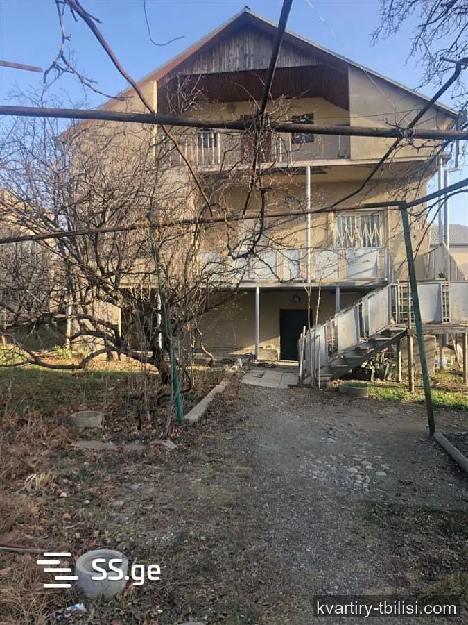 იყიდება 10 ოთახიანი სახლი მუხიანში, 241 მ² — 160 000 USD | Tbilisi Homes