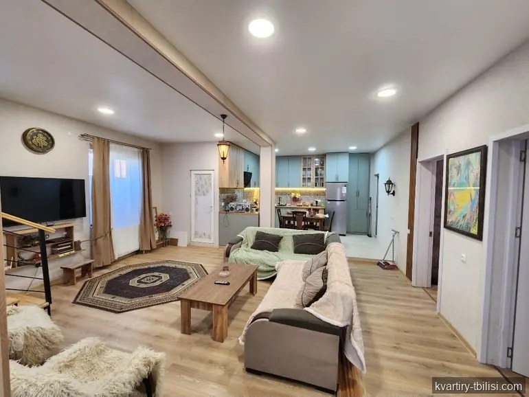11-bedroom House for sale in Mukhiani, Tbilisi, 260 sqm — 220 000 USD | Tbilisi Homes