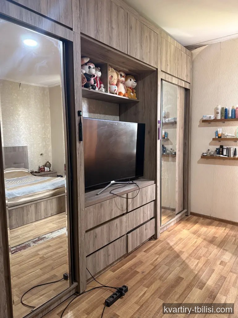 იყიდება 8 ოთახიანი სახლი მუხიანში, 220 მ² — 168 000 USD | Tbilisi Homes