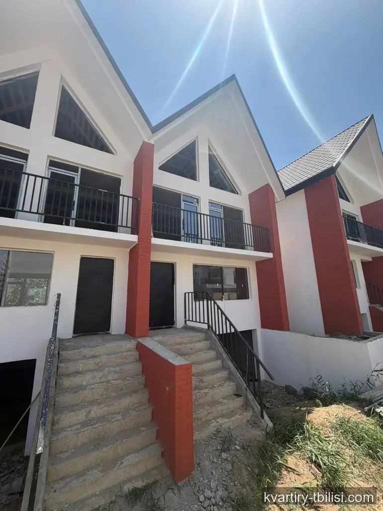 იყიდება 9 ოთახიანი სახლი მუხიანში, 200 მ² — 150 000 USD | Tbilisi Homes