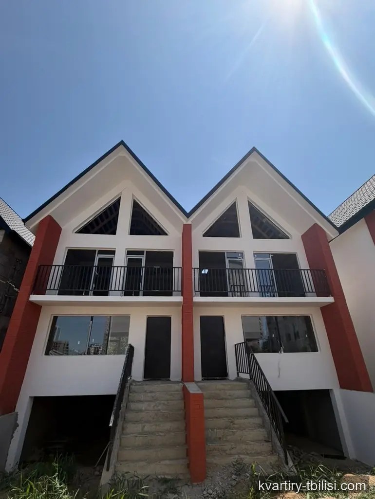 იყიდება 9 ოთახიანი სახლი მუხიანში, 200 მ² — 150 000 USD | Tbilisi Homes