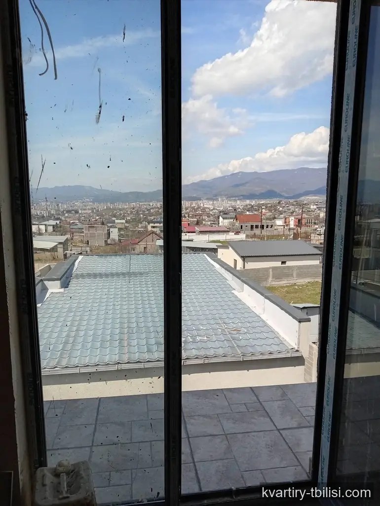 იყიდება 9 ოთახიანი სახლი მუხიანში, 200 მ² — 200 000 USD | Tbilisi Homes