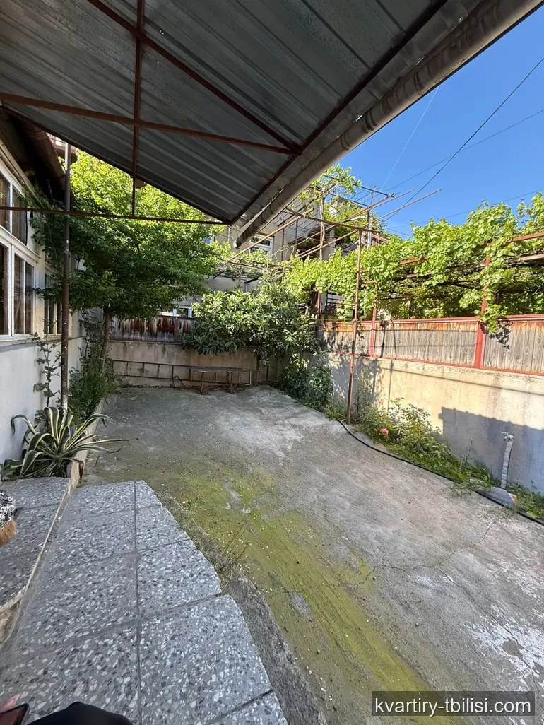 5-bedroom apartment