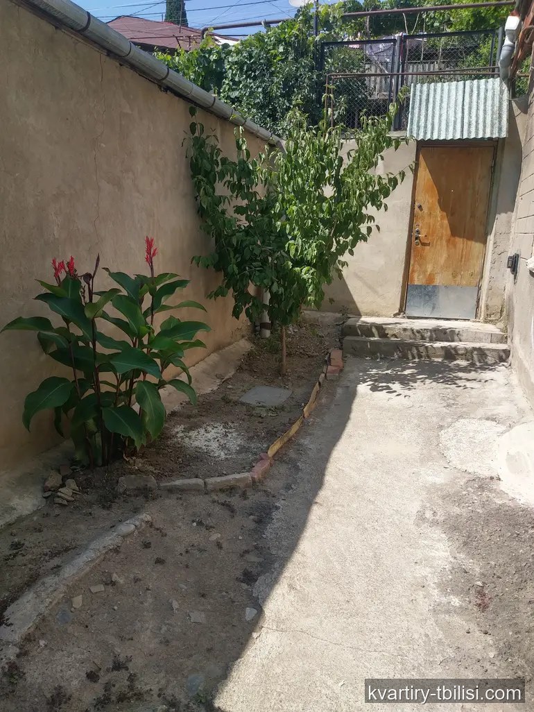 8-bedroom House for sale in Nadzaladevi, Tbilisi, 105 sqm — 65 000 USD | Tbilisi Homes