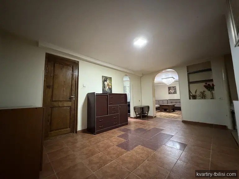 8-bedroom House for sale in Nadzaladevi, Tbilisi, 200 sqm — 150 000 USD | Tbilisi Homes