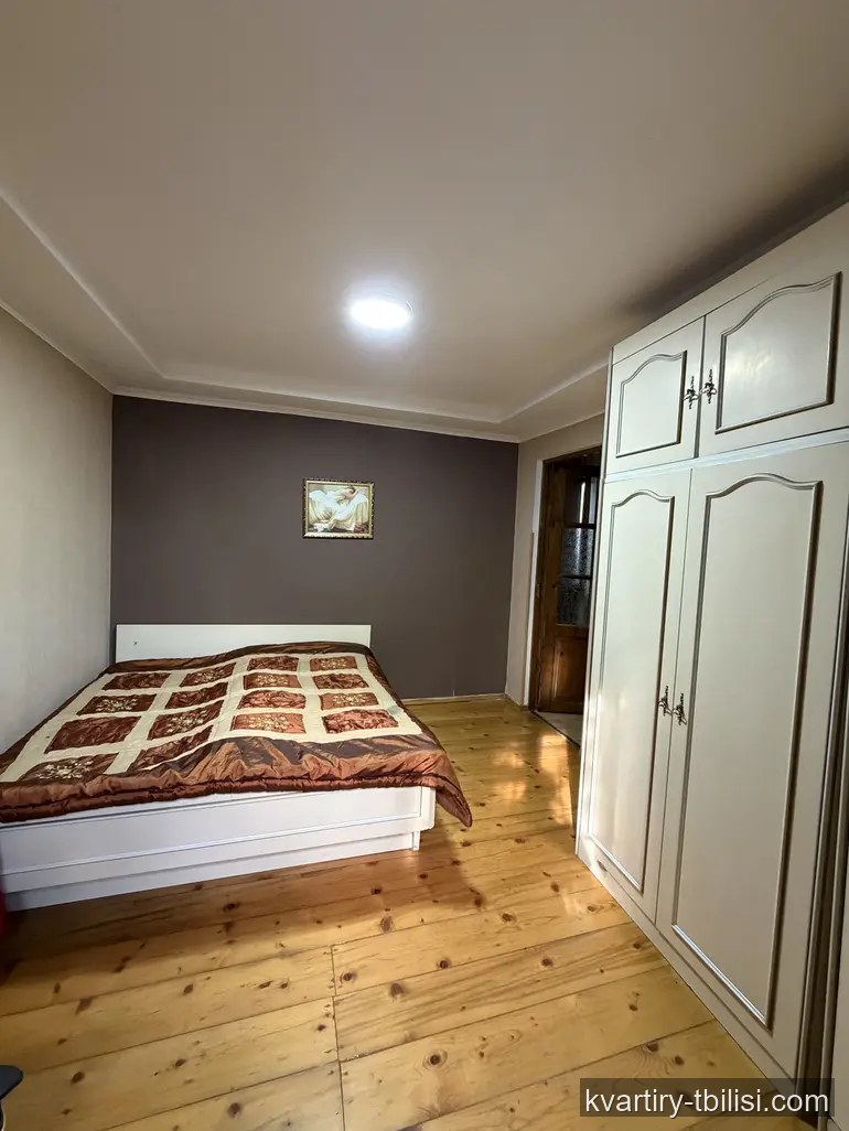 8-bedroom House for sale in Nadzaladevi, Tbilisi, 200 sqm — 150 000 USD | Tbilisi Homes