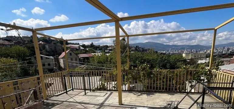იყიდება 8 ოთახიანი სახლი ნაძალადევში, 225 მ² — 92 000 USD | Tbilisi Homes