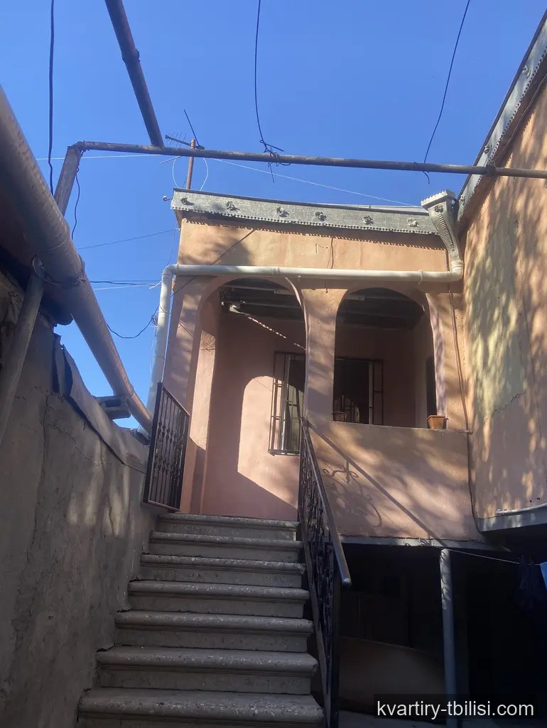 8-bedroom House for sale in Nadzaladevi, Tbilisi, 200 sqm — 84 000 USD | Tbilisi Homes