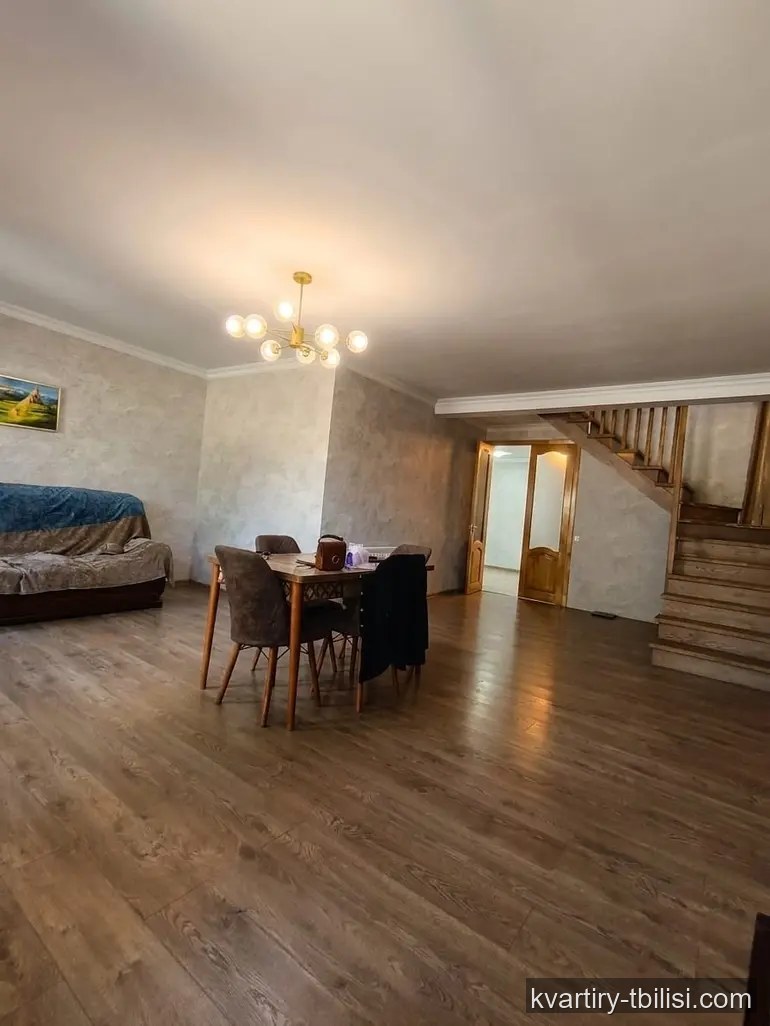 5-bedroom apartment