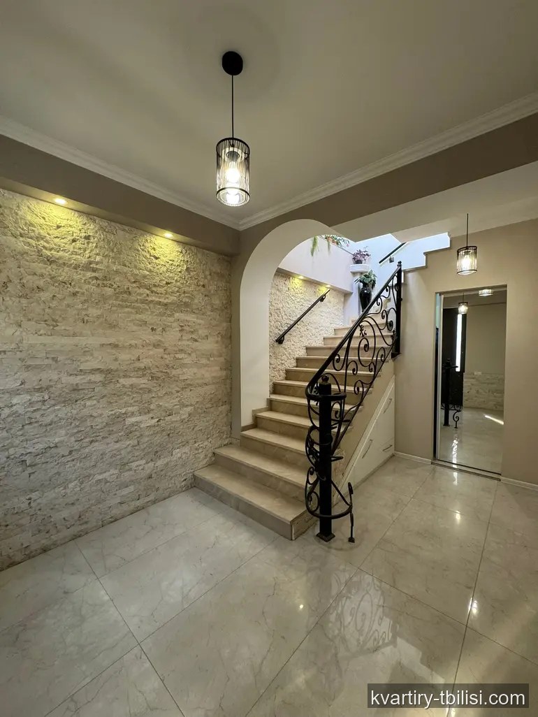 11-bedroom House for sale in Nutsubidze, Tbilisi, 400 sqm — 650 000 USD | Tbilisi Homes