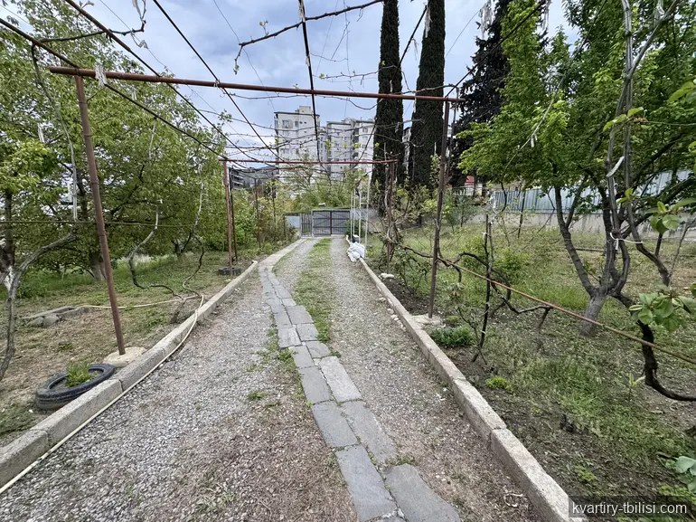 8-bedroom House for sale in Ortachala, Tbilisi, 895 sqm — 380 000 USD | Tbilisi Homes