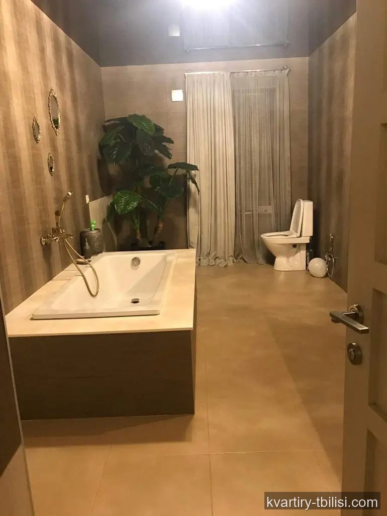 9-bedroom House for sale in Ortachala, Tbilisi, 350 sqm — 800 000 USD | Tbilisi Homes