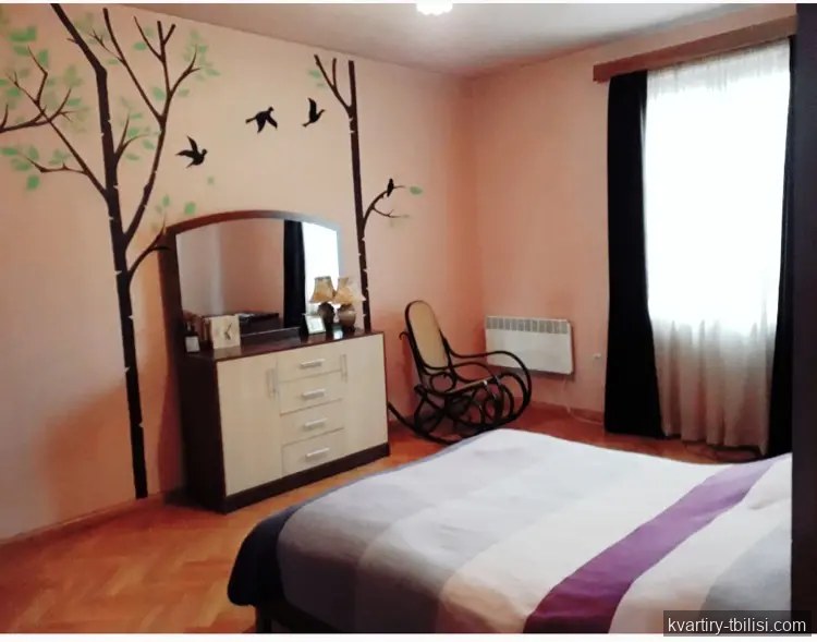 იყიდება 10 ოთახიანი სახლი საბურთალოზე, 360 მ² — 550 000 USD | Tbilisi Homes