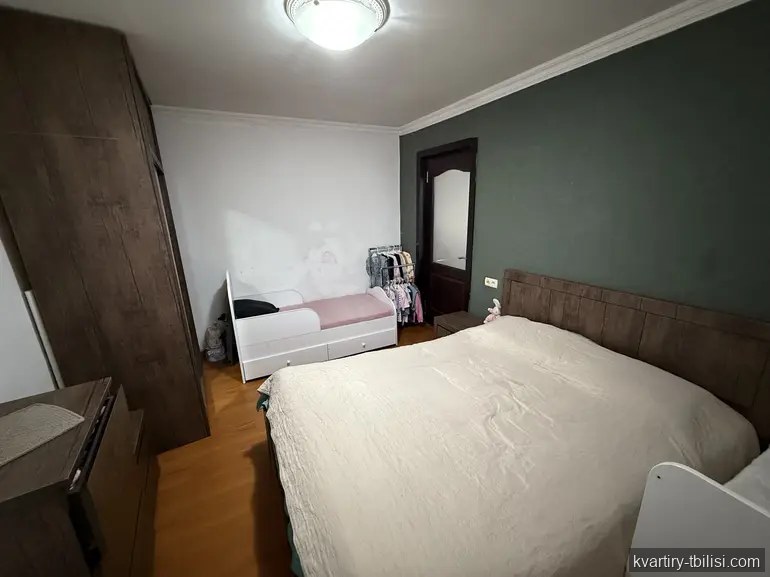 იყიდება 5 ოთახიანი სახლი საბურთალოზე, 300 მ² — 350 000 USD | Tbilisi Homes