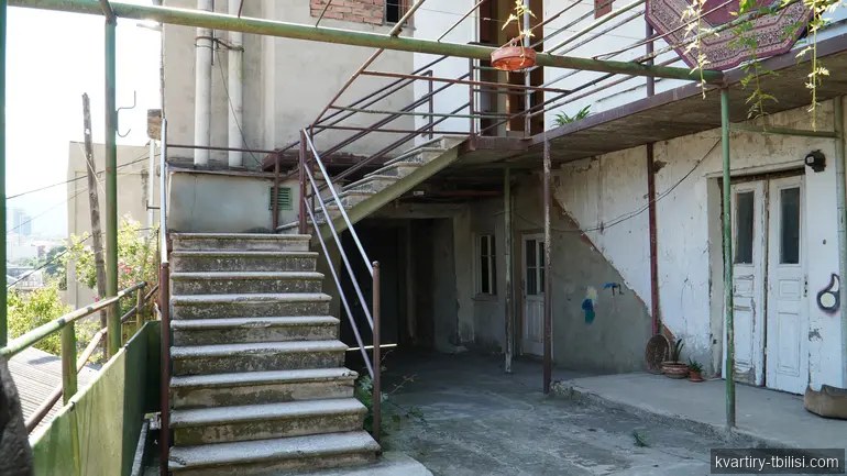 8-комнатный дом на Сабуртало — 260 000 USD | Tbilisi Homes