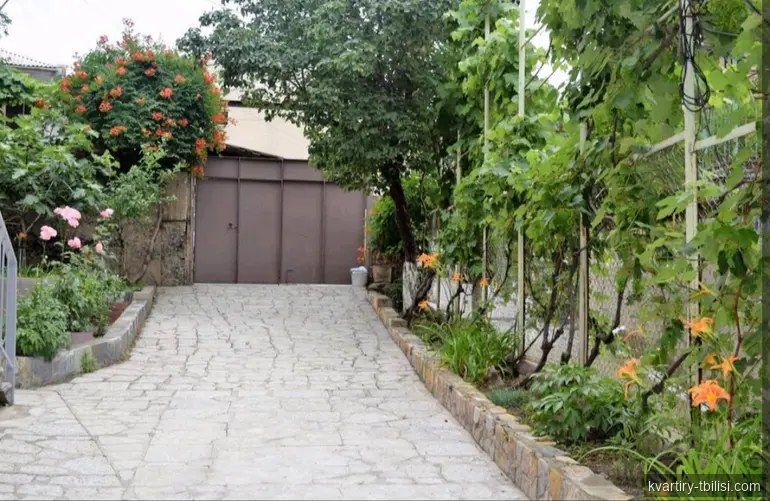 8-комнатный дом на Сабуртало — 390 000 USD | Tbilisi Homes