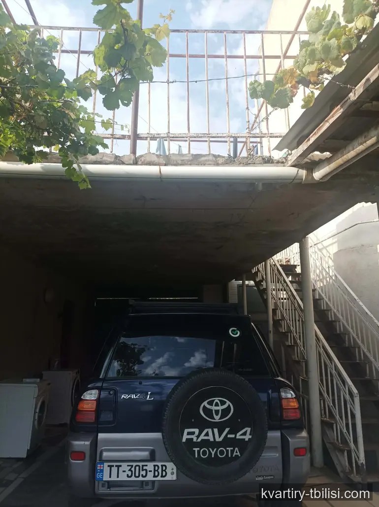 9-комнатный дом на Сабуртало — 240 000 USD | Tbilisi Homes
