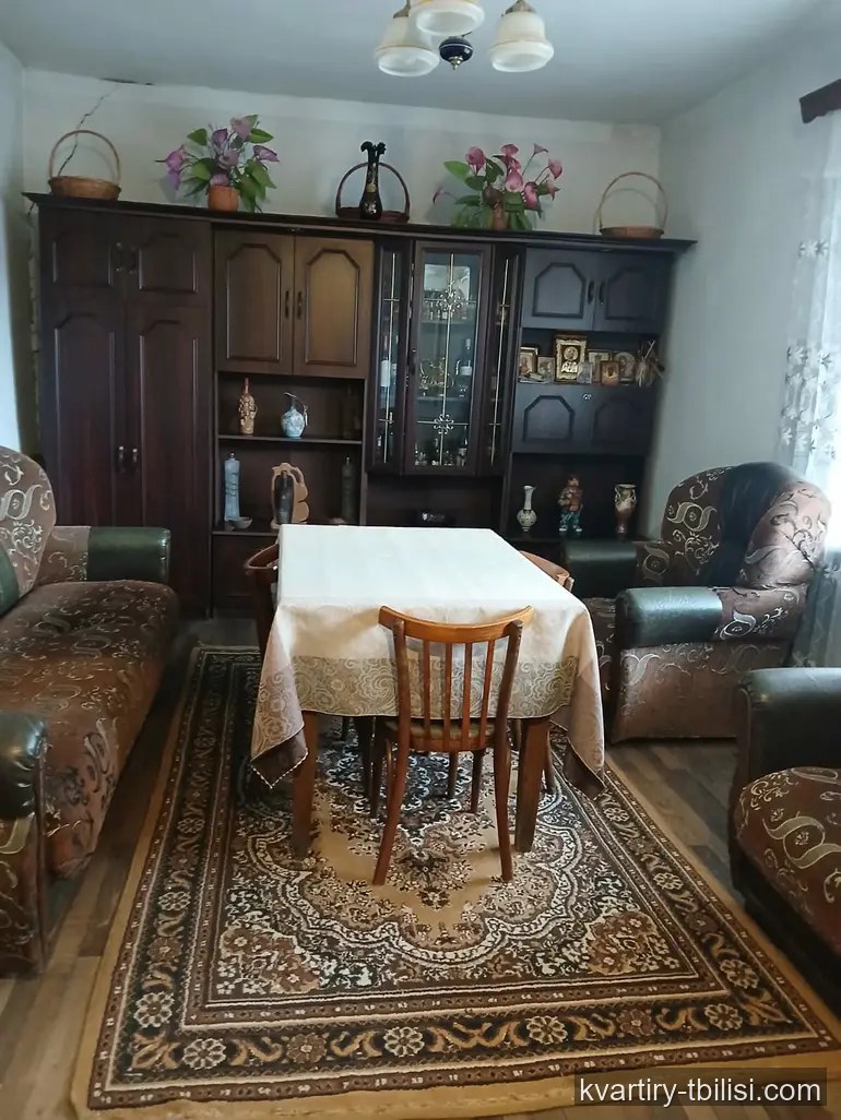 იყიდება 4 ოთახიანი სახლი სამგორში, 350 მ² — 95 000 USD | Tbilisi Homes