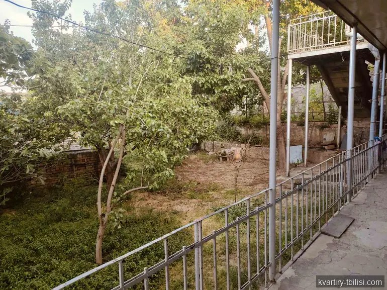 იყიდება 10 ოთახიანი სახლი თბილისში, 200 მ² — 150 000 USD | Tbilisi Homes