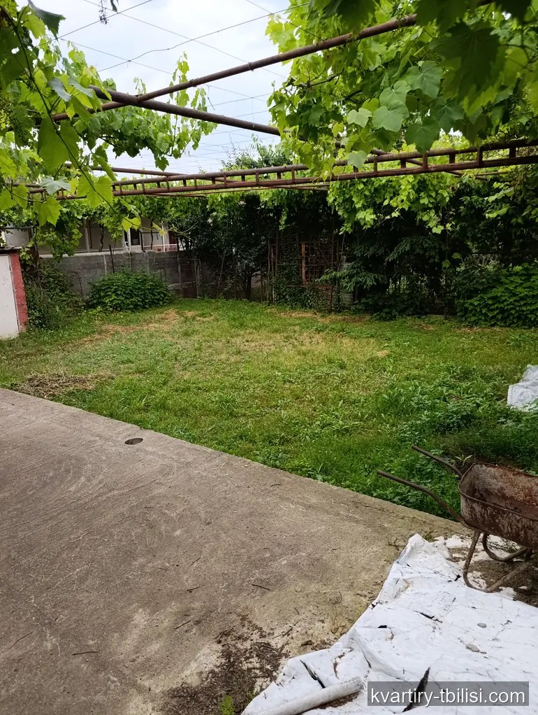 11-bedroom House for sale in Tbilisi, Tbilisi, 1600 sqm — 400 000 USD | Tbilisi Homes