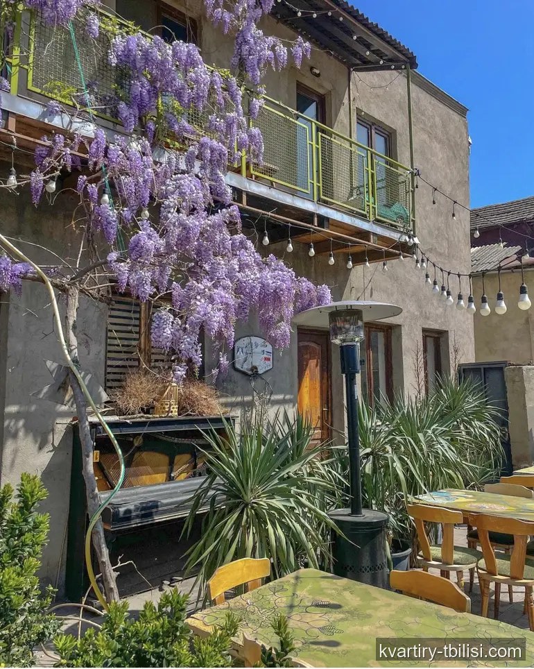 11-bedroom House for sale in Sololaki, Tbilisi, 473 sqm — 450 000 USD | Tbilisi Homes