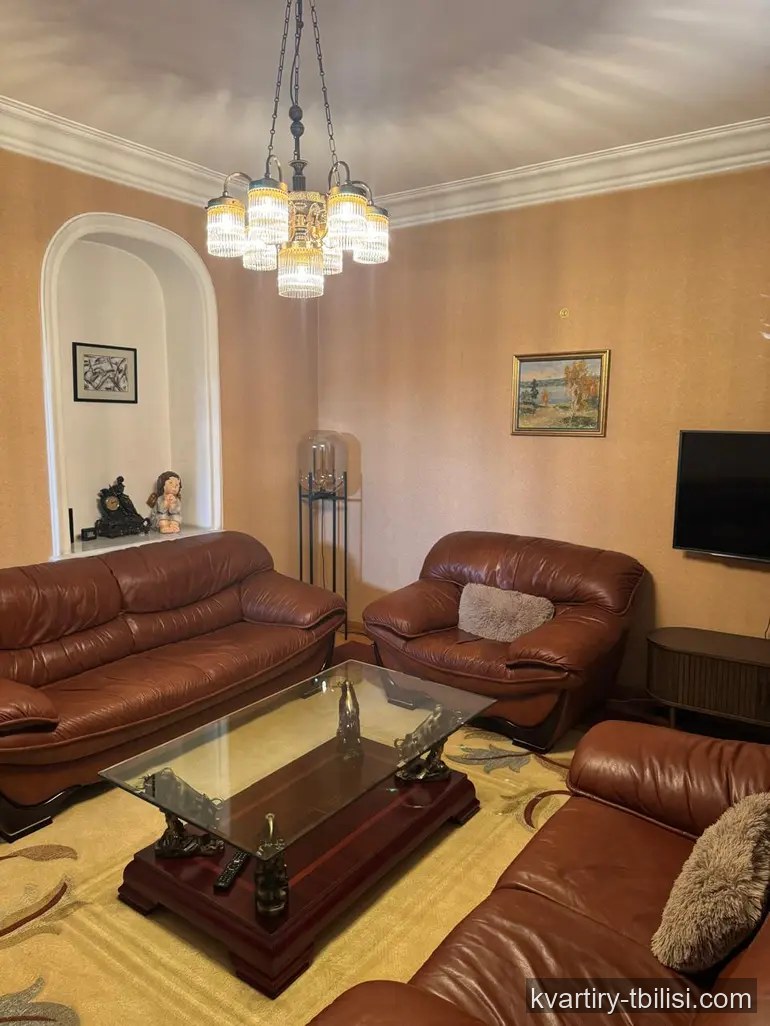 იყიდება 8 ოთახიანი სახლი სვანეთის უბანში, 395.98 მ² — 530 000 USD | Tbilisi Homes