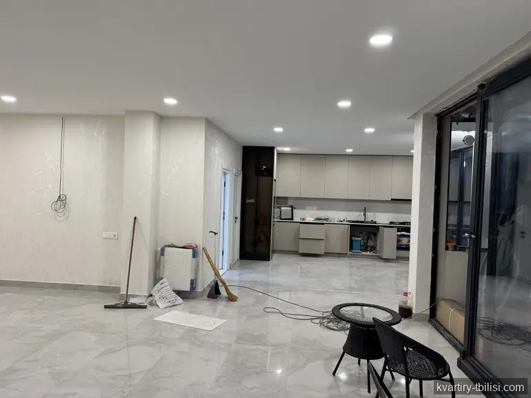 იყიდება 11 ოთახიანი სახლი თემქაზე, 348 მ² — 380 000 USD | Tbilisi Homes