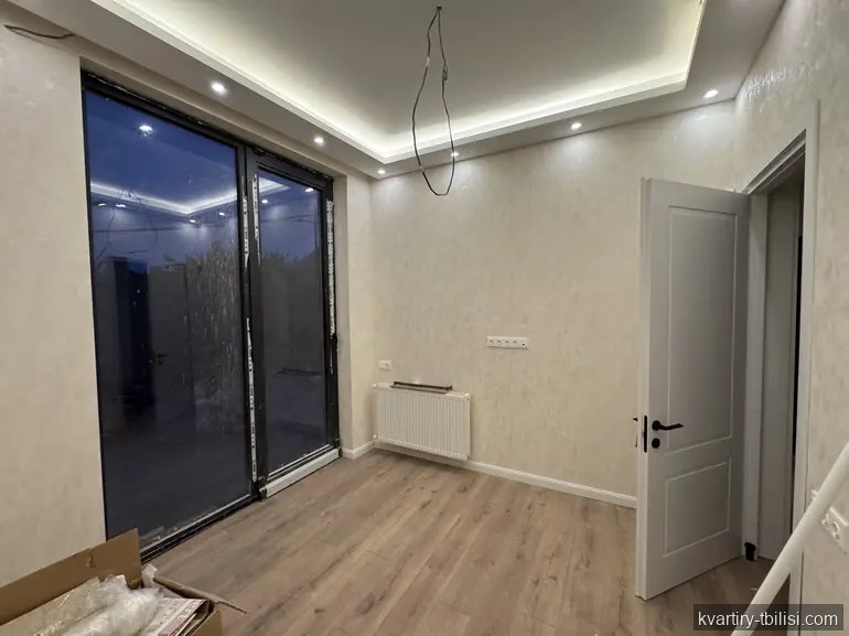 იყიდება 11 ოთახიანი სახლი თემქაზე, 348 მ² — 380 000 USD | Tbilisi Homes