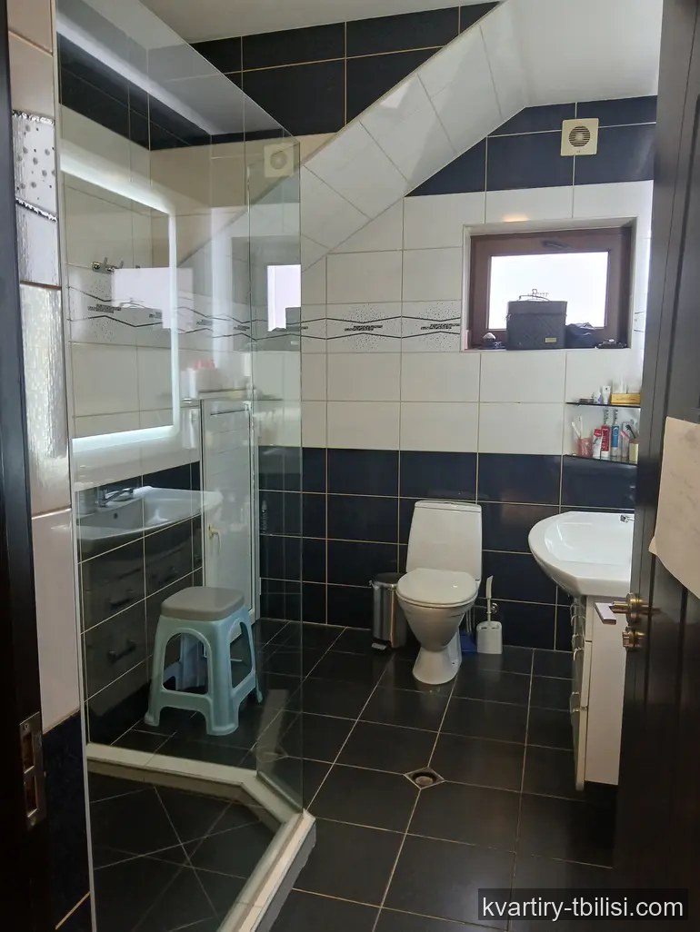იყიდება 7 ოთახიანი სახლი თემქაზე, 173 მ² — 180 000 USD | Tbilisi Homes