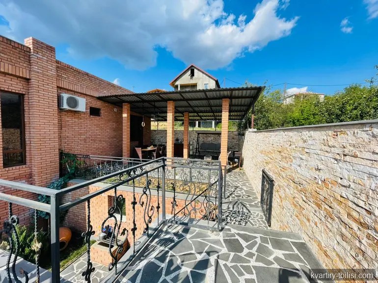 იყიდება 8 ოთახიანი სახლი თემქაზე, 345 მ² — 300 000 USD | Tbilisi Homes