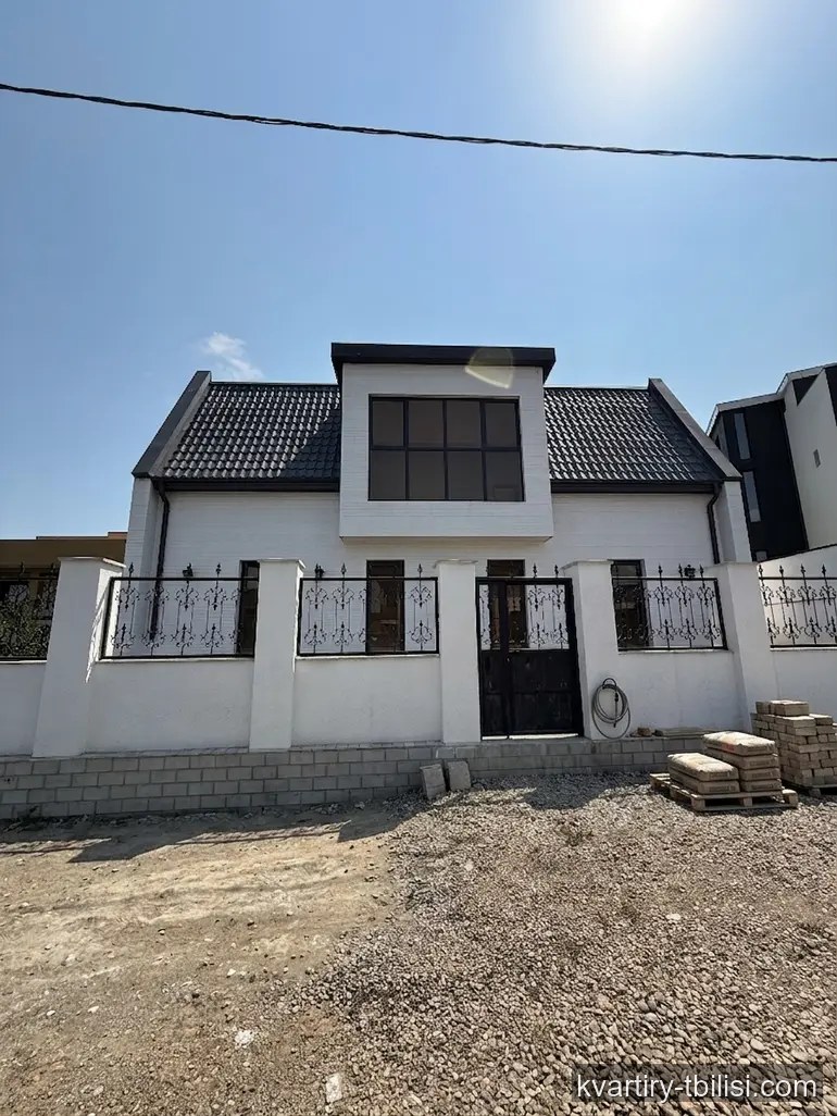 იყიდება 8 ოთახიანი სახლი წავკისში, 200 მ² — 380 000 USD | Tbilisi Homes