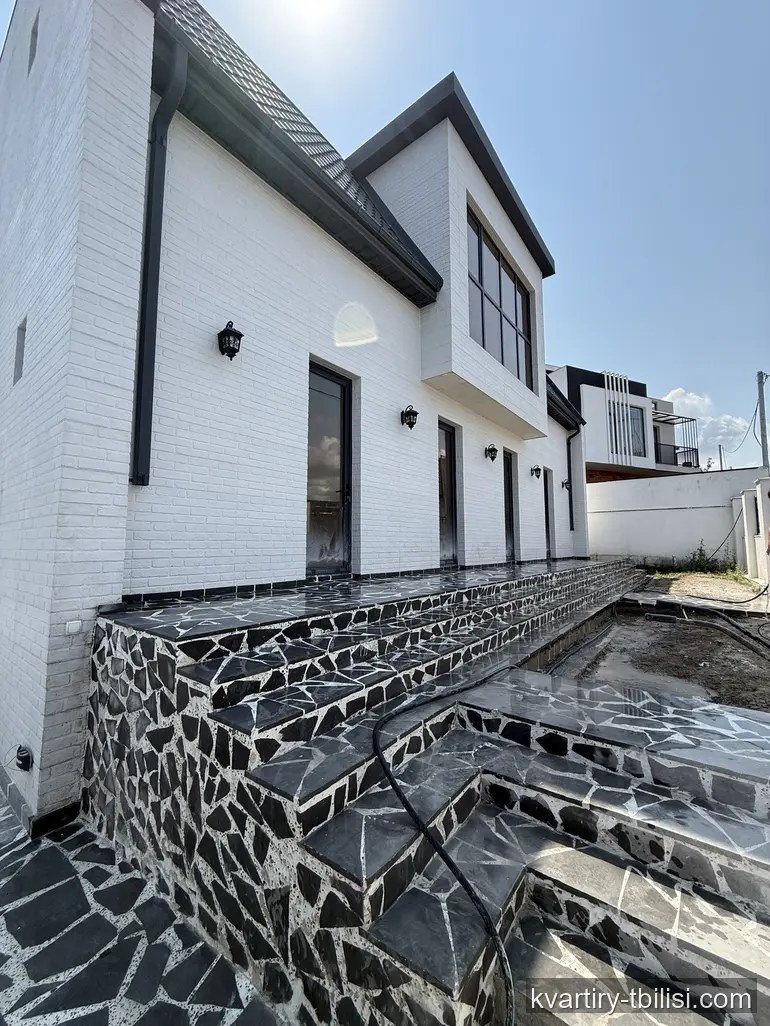 იყიდება 8 ოთახიანი სახლი წავკისში, 200 მ² — 380 000 USD | Tbilisi Homes