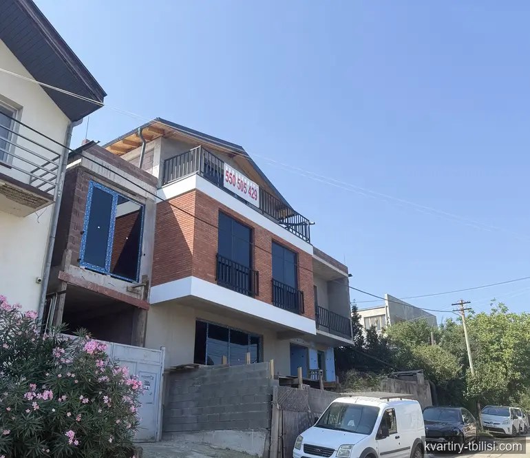 იყიდება 7 ოთახიანი სახლი ვერაზე, 220 მ² — 450 000 USD | Tbilisi Homes