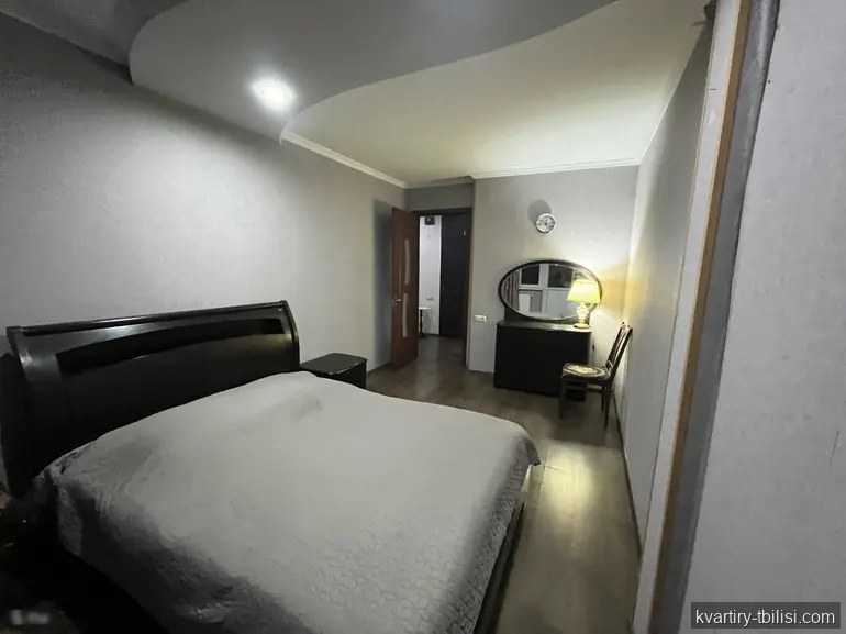 იყიდება 8 ოთახიანი სახლი ვერაზე, 190 მ² — 360 000 USD | Tbilisi Homes