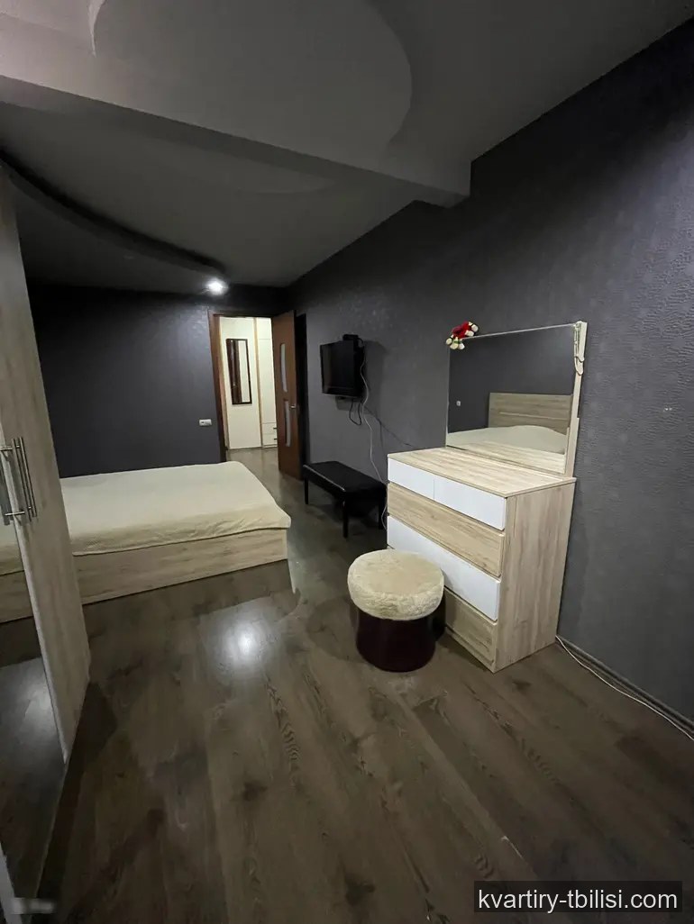 იყიდება 8 ოთახიანი სახლი ვერაზე, 190 მ² — 360 000 USD | Tbilisi Homes