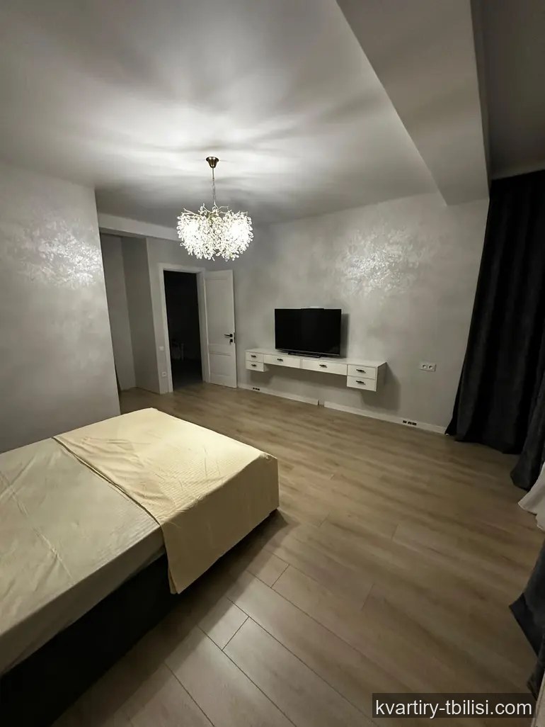 ქირავდება 7 ოთახიანი სახლი ისანში, 400 მ² — 2 500 USD/თვეში | Tbilisi Homes