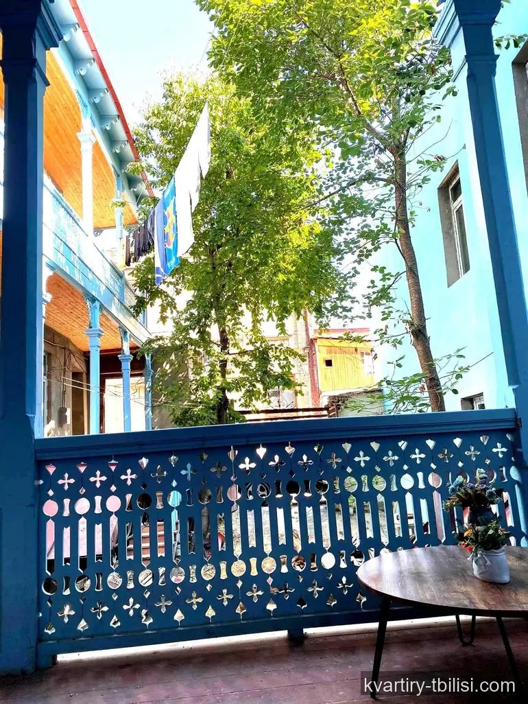 Четырёхкомнатная квартира в Абанотубани — 1 000 USD/мес | Tbilisi Homes