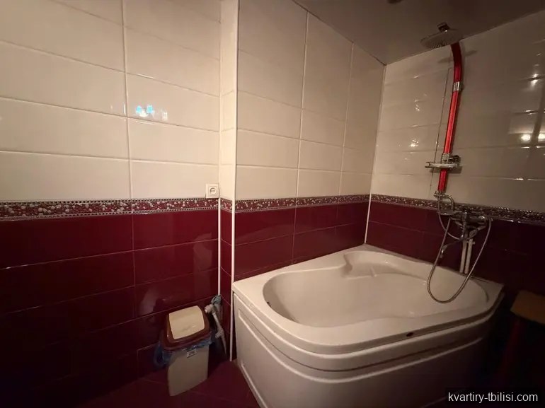 5-bedroom Apartment for rent in Abanotubani, Tbilisi, 180 sqm, floor 2/3 — 2 000 USD/month | Tbilisi Homes