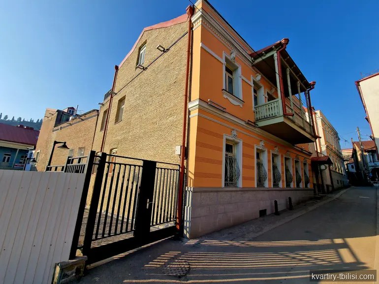 7-комнатная квартира в Абанотубани — 2 400 USD/мес | Tbilisi Homes