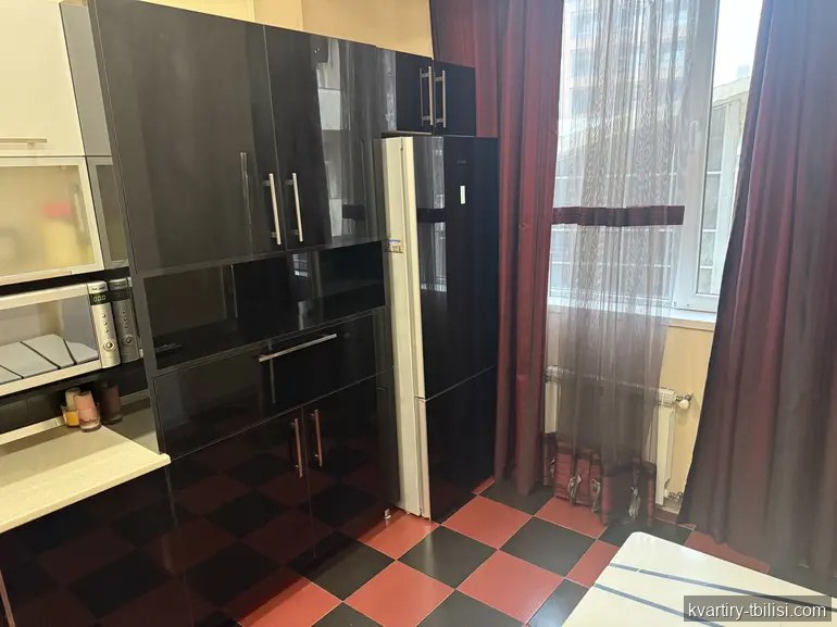 Четырёхкомнатная квартира в Авлабари — 1 200 USD/мес | Tbilisi Homes
