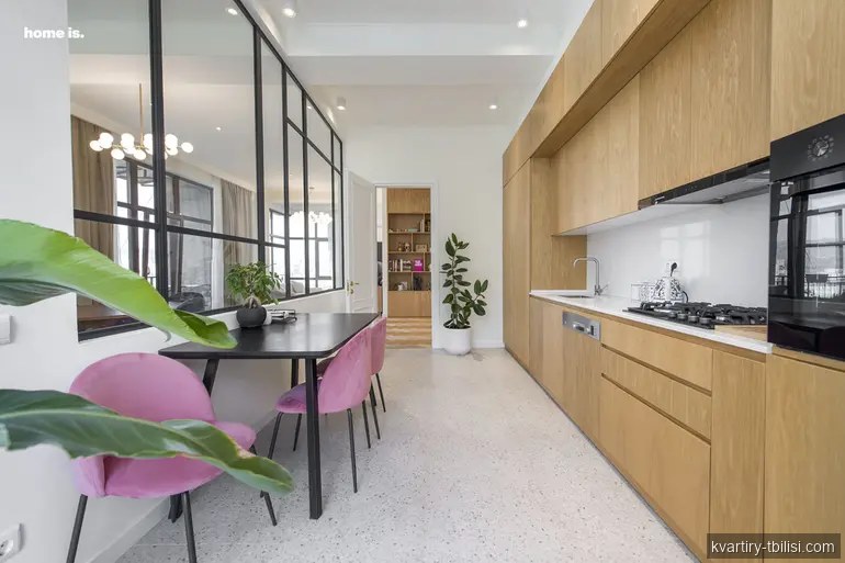 Четырёхкомнатная квартира в Багеби — 3 700 USD/мес | Tbilisi Homes