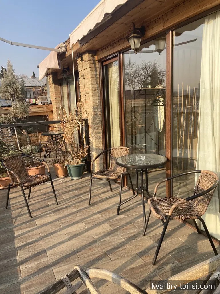 2-bedroom Apartment for rent in Chugureti, Tbilisi, 70 sqm, floor 2/2 — 1 000 USD/month | Tbilisi Homes