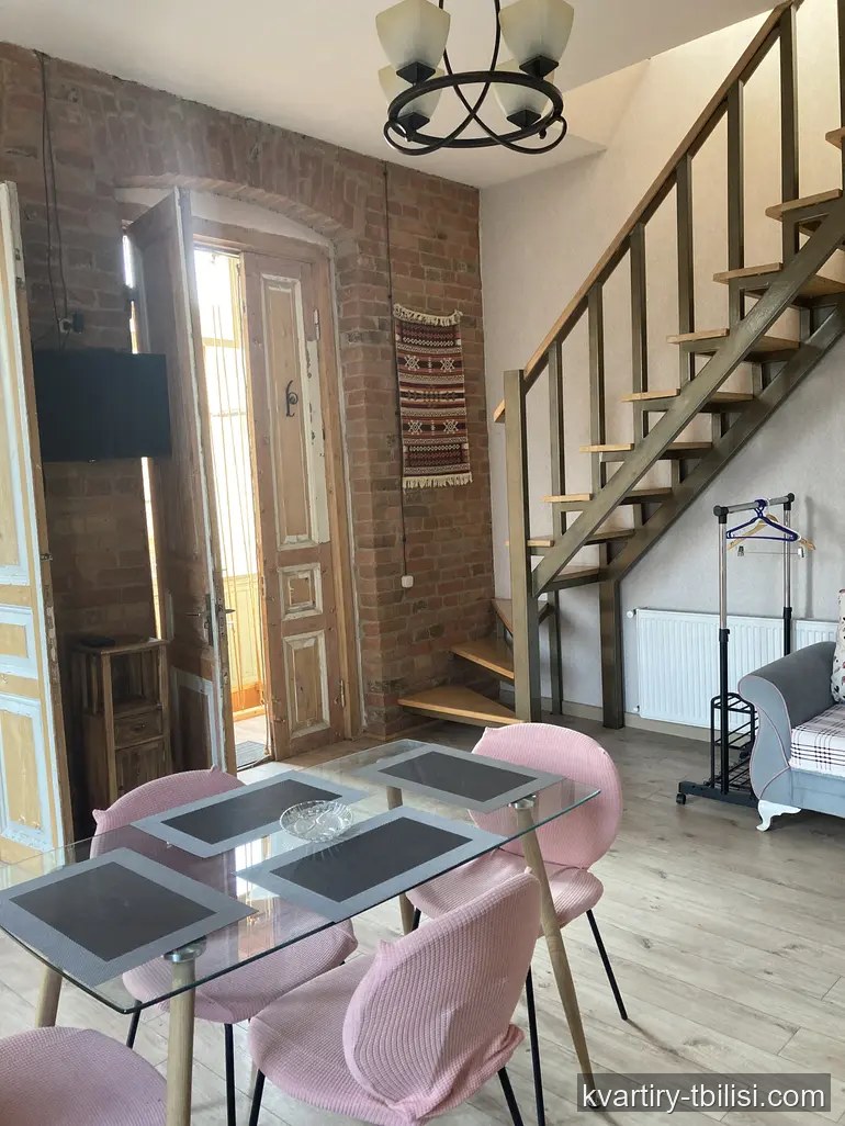 2-bedroom Apartment for rent in Chugureti, Tbilisi, 70 sqm, floor 2/2 — 1 000 USD/month | Tbilisi Homes