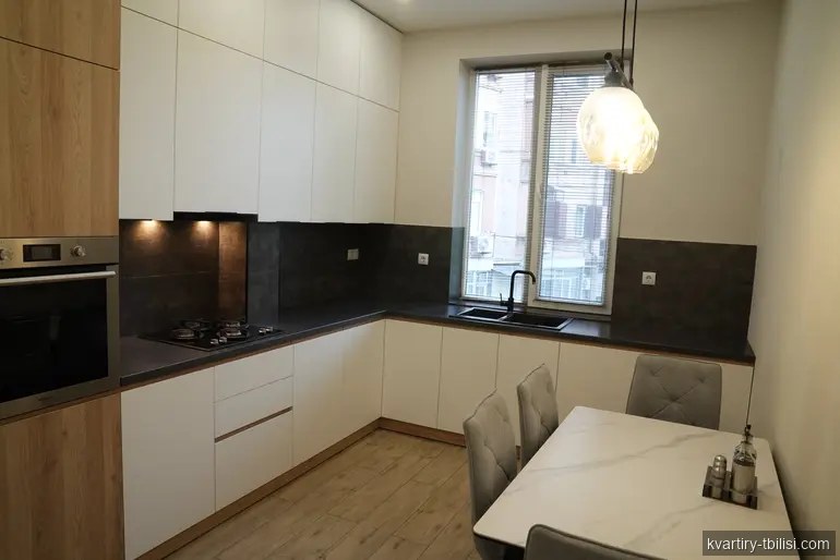 Трёхкомнатная квартира в Чугурети — 1 200 USD/мес | Tbilisi Homes