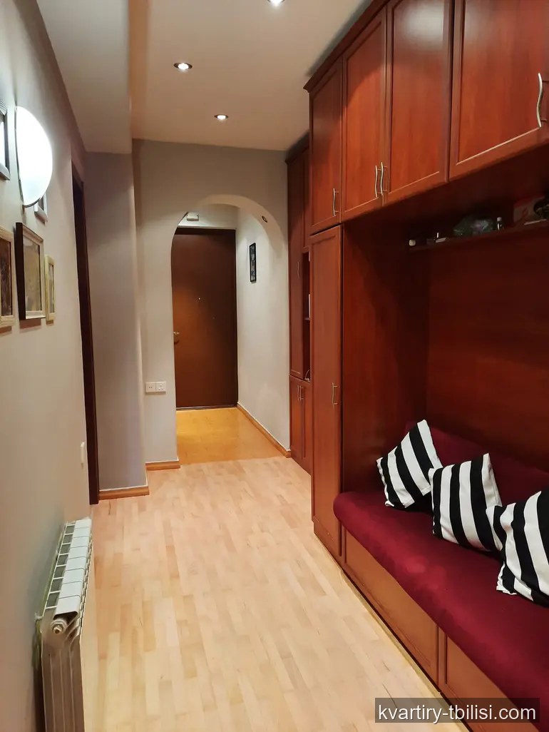 Трёхкомнатная квартира в Чугурети — 700 USD/мес | Tbilisi Homes