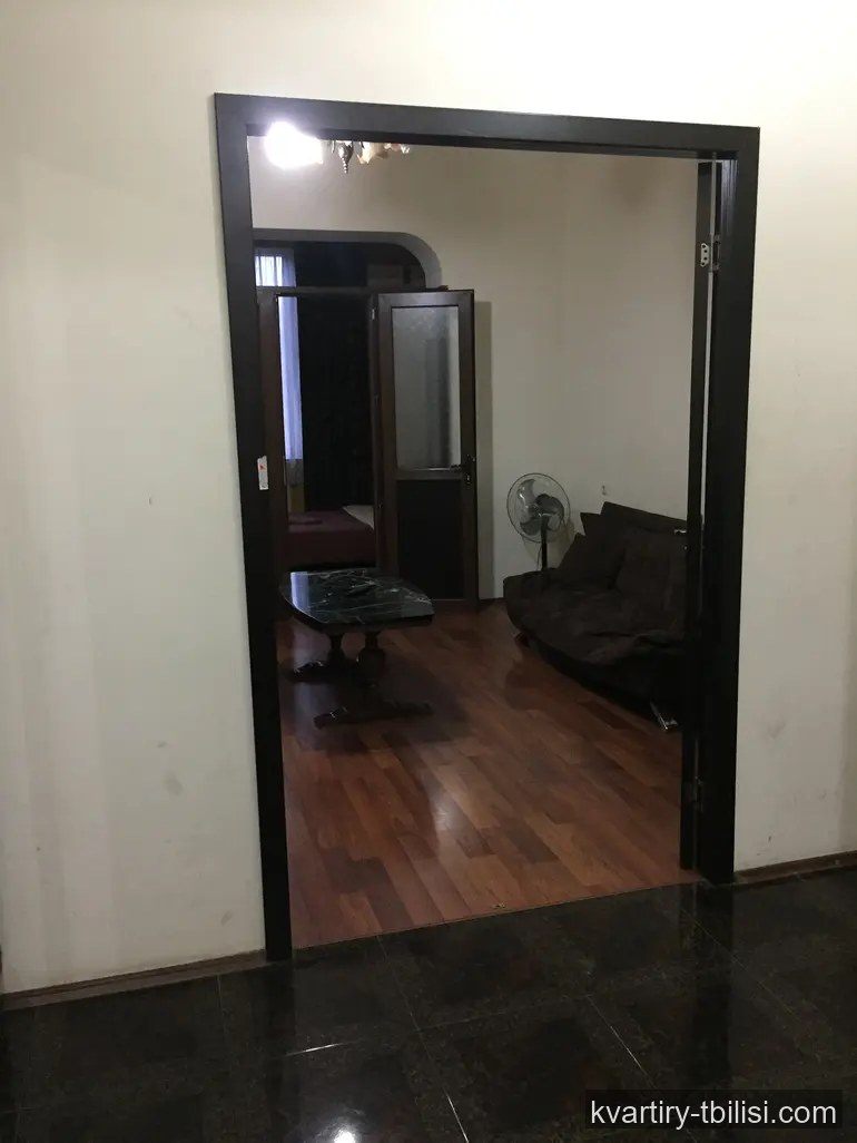 Трёхкомнатная квартира в Чугурети — 650 USD/мес | Tbilisi Homes