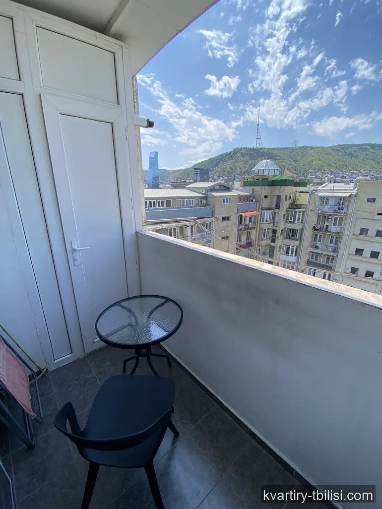 Трёхкомнатная квартира в Чугурети — 800 USD/мес | Tbilisi Homes